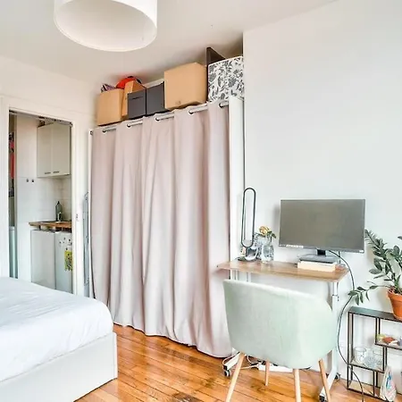 Bright - For 2 In Belleville Paris