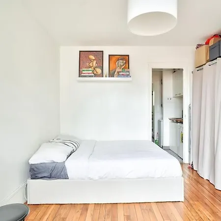 Bright - For 2 In Belleville Apartment